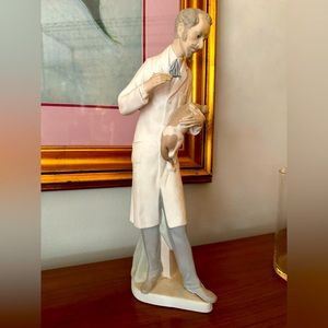 Lladro Veterinarian with dog (Retired)